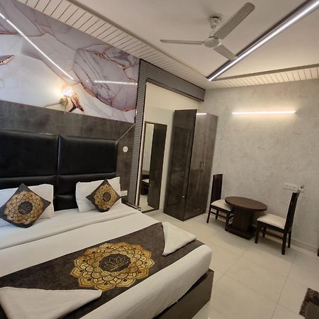 Hotel Smart Plaza New Delhi Exterior foto