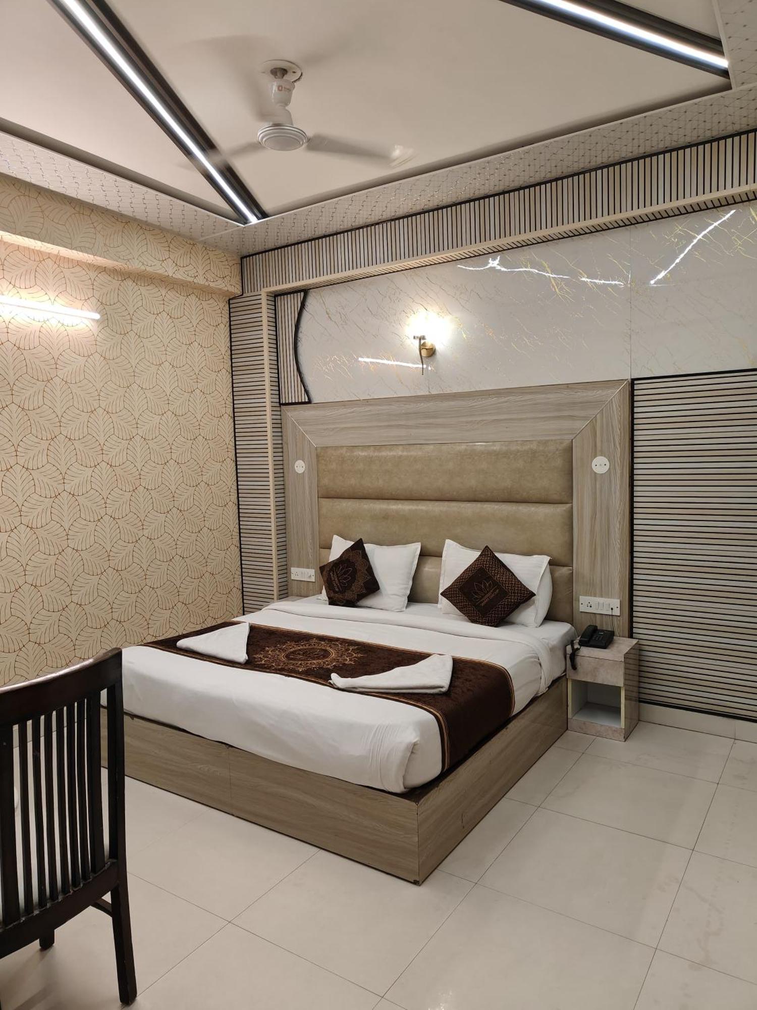 Hotel Smart Plaza New Delhi Exterior foto