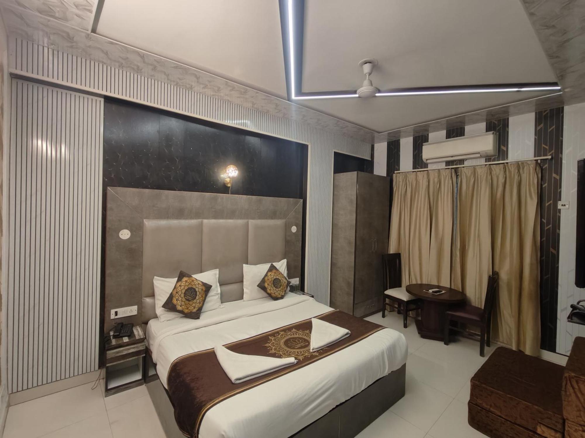 Hotel Smart Plaza New Delhi Exterior foto