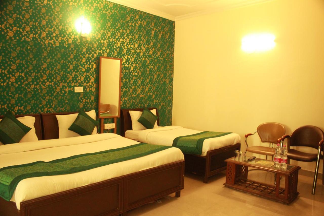 Hotel Smart Plaza New Delhi Exterior foto