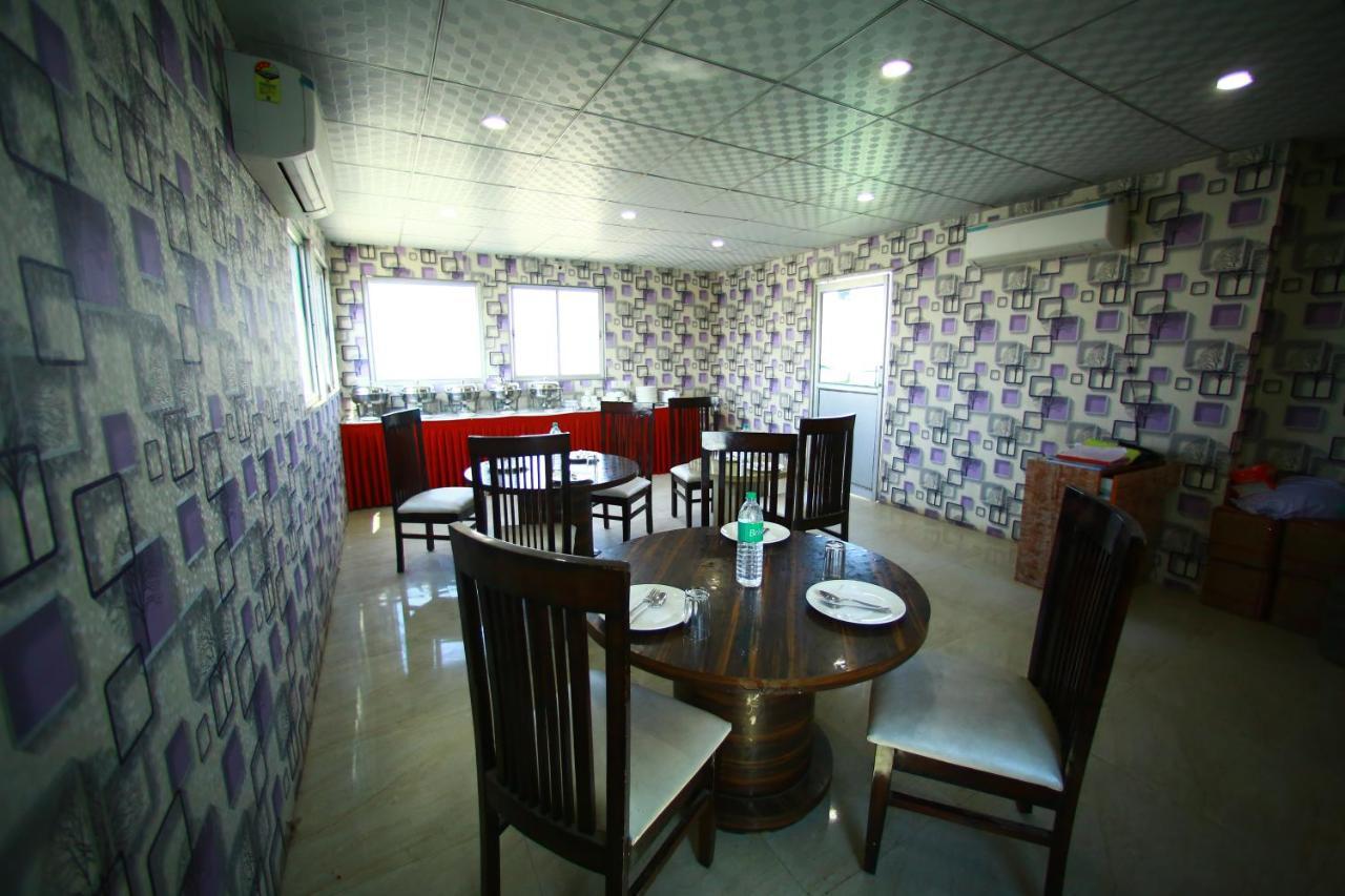 Hotel Smart Plaza New Delhi Exterior foto