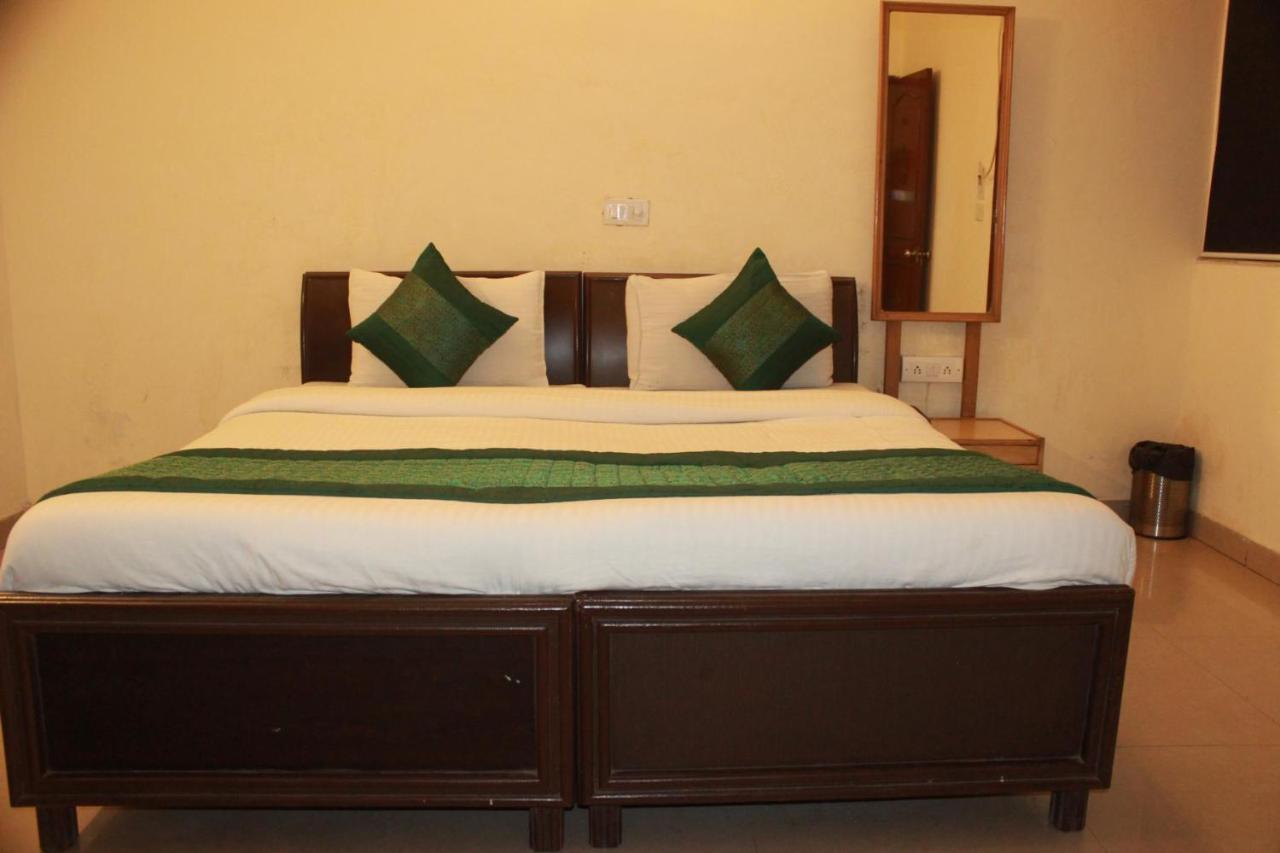 Hotel Smart Plaza New Delhi Exterior foto