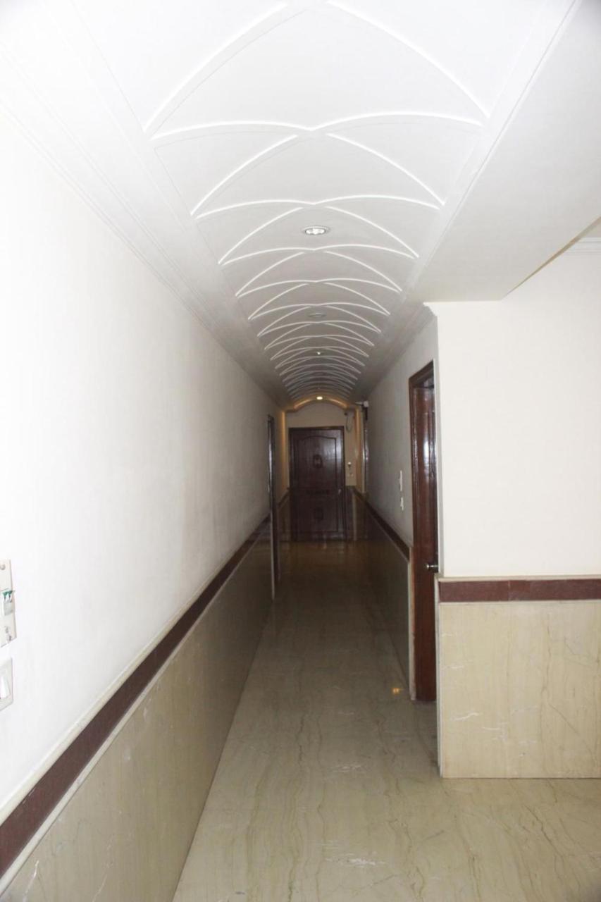Hotel Smart Plaza New Delhi Exterior foto