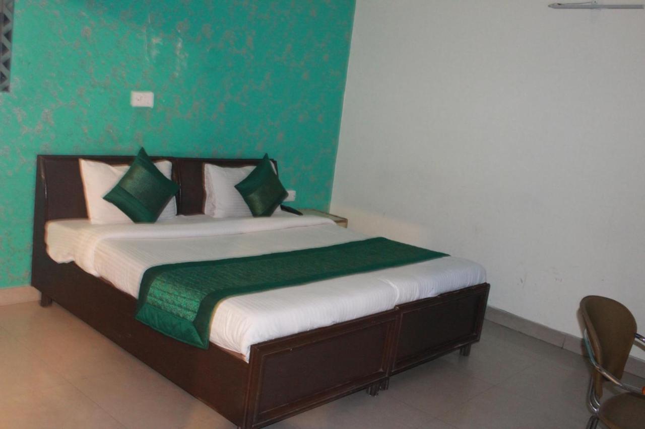 Hotel Smart Plaza New Delhi Exterior foto